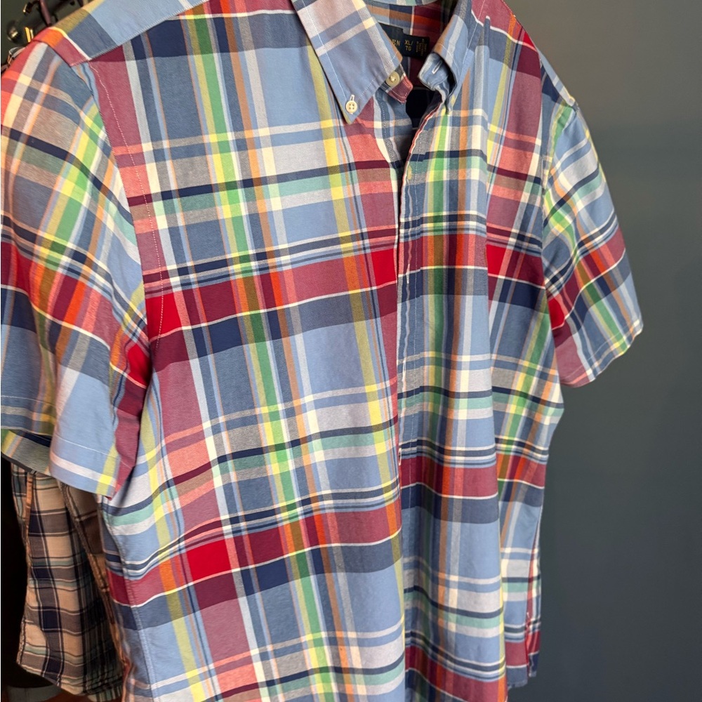 Vibrant Plaid Casual Button Down Shirt with Bold Colors
